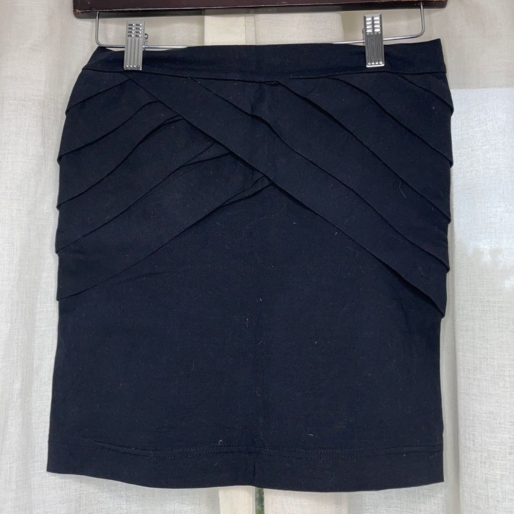 F21 Black mini skirt